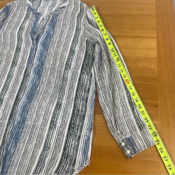 Astr Split Back striped tunic top large - Picture 6 of 12